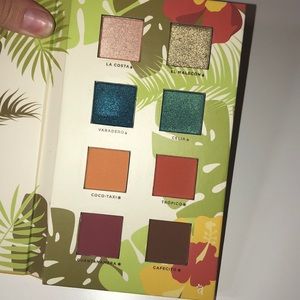 Alamar eyeshadow palette